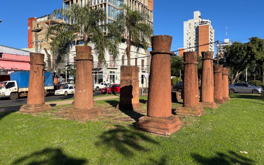 Reliquias jesuíticas rescatadas: las columnas que casi se convierten en escombros